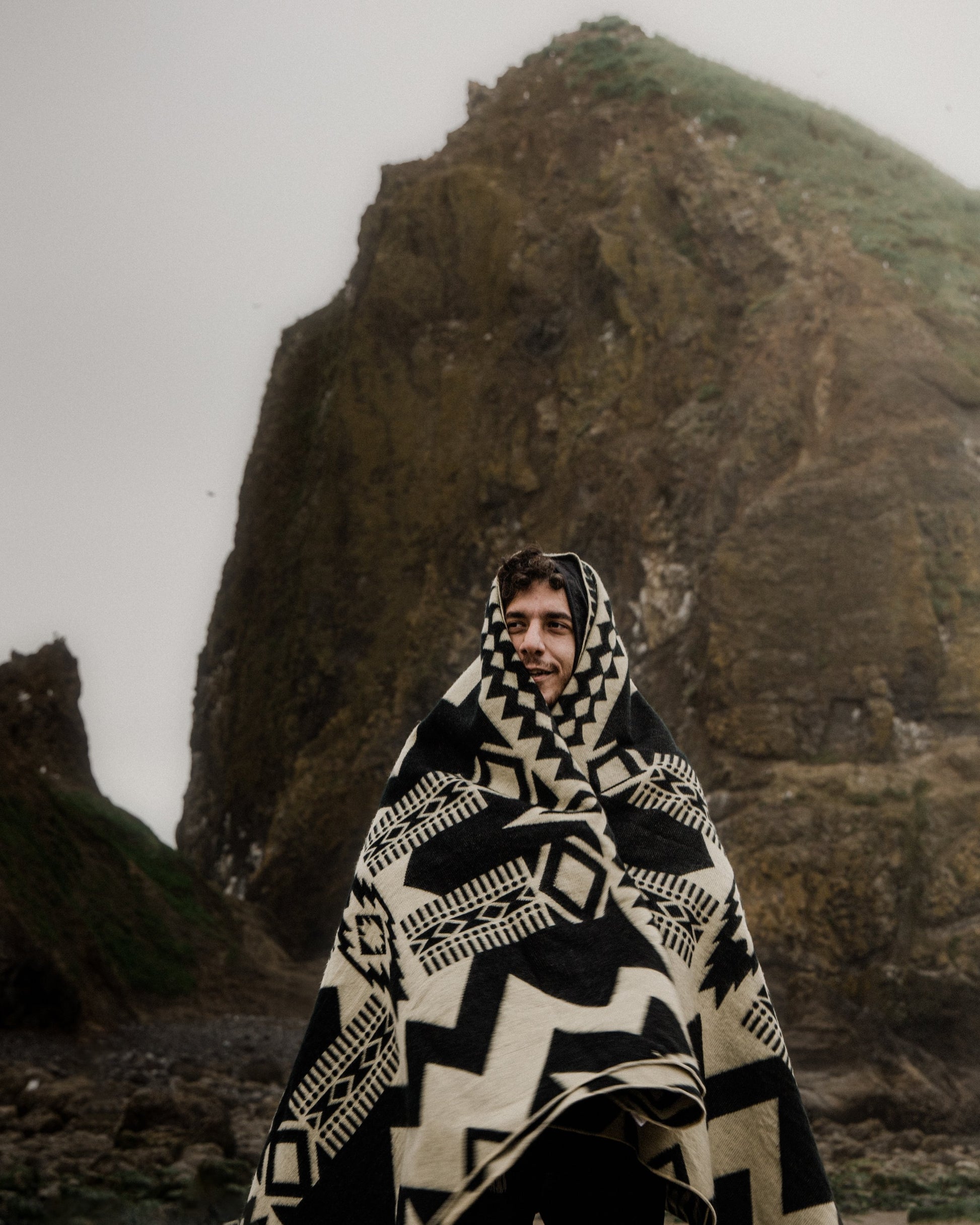 Awa Blanket - Natural / Black